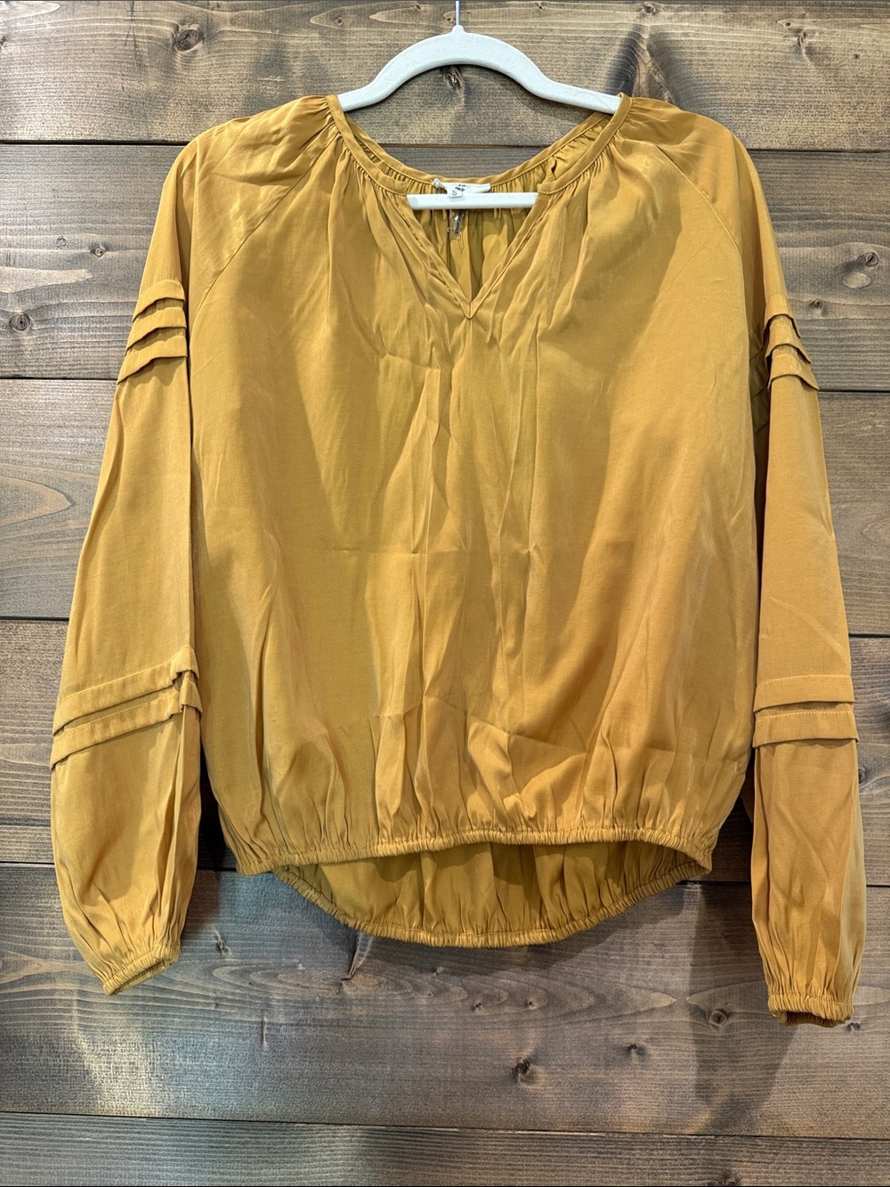 entro Mustard Split-Neck Blouson Long Sleeve Top